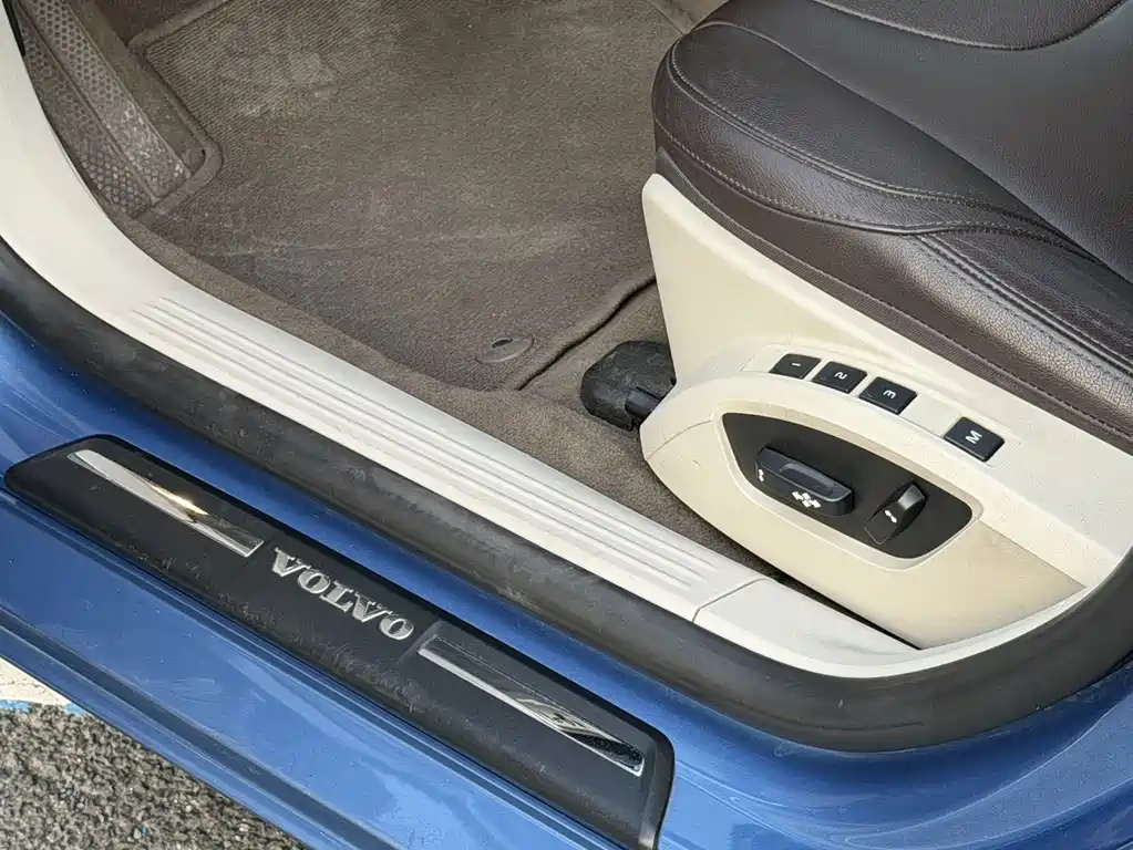 Volvo V40 — миниатюра 10