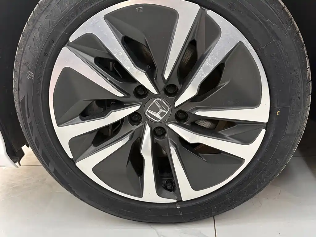 Honda Inspire - фото 2