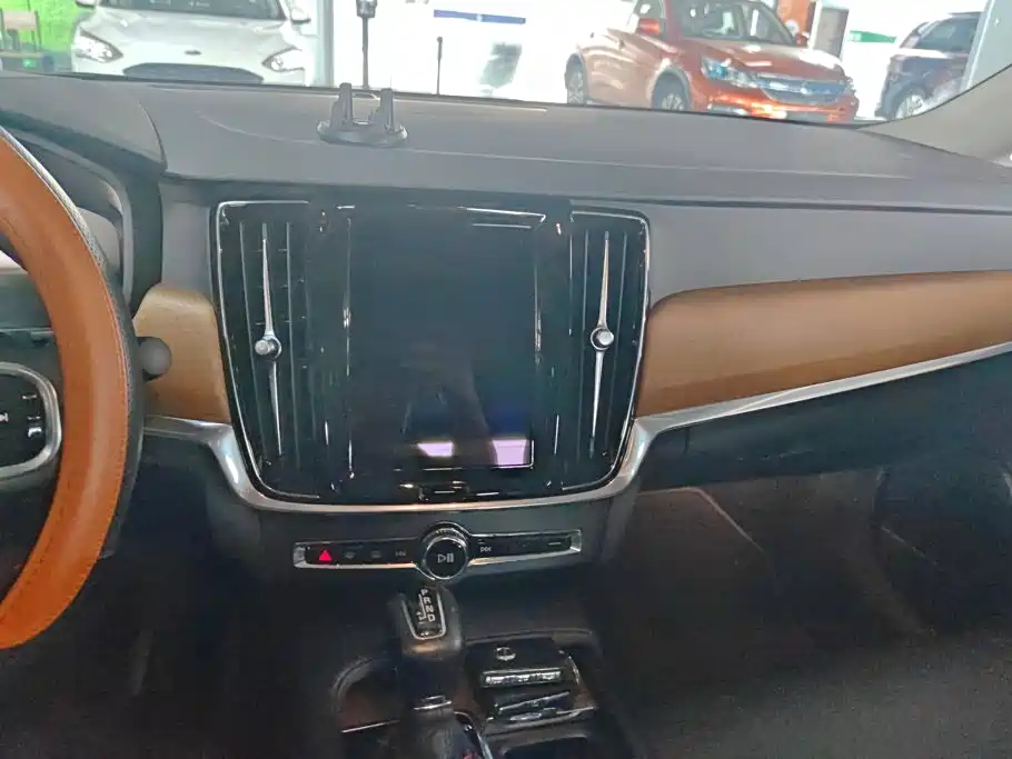 Volvo S90 — миниатюра 13