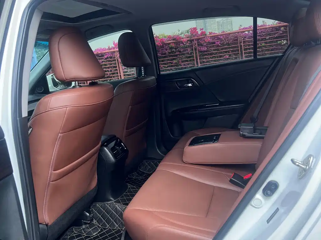 Honda Accord — миниатюра 10