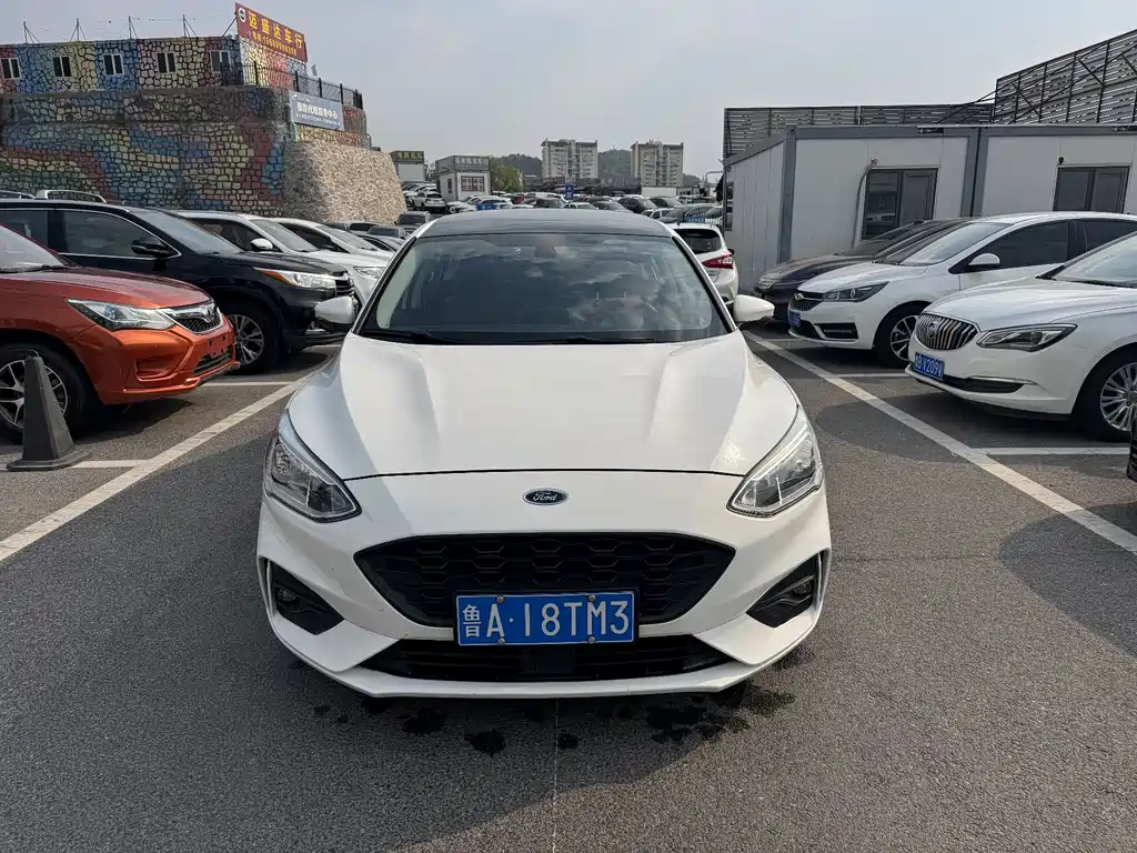Ford Focus 2020 EcoBoost 180 AT