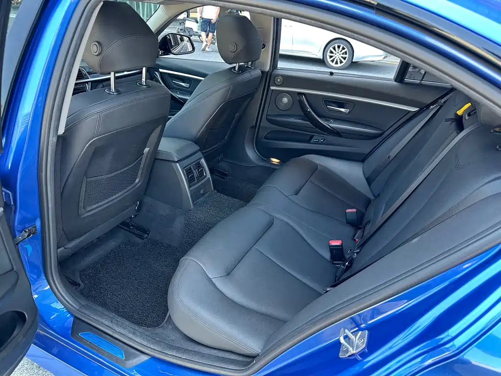BMW 3 Series — миниатюра 21