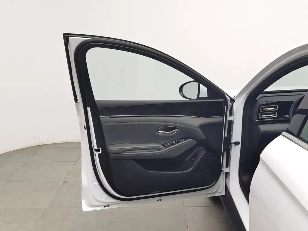 BYD Qin L — миниатюра 8