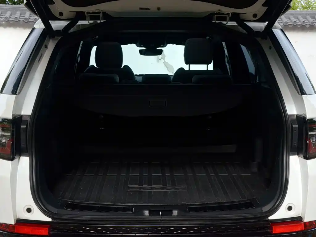 Land Rover Discovery Sport — миниатюра 9