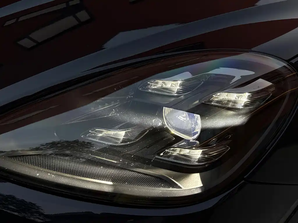 Porsche Cayenne — миниатюра 24