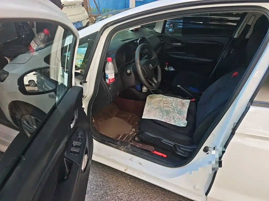 Honda Fit — миниатюра 14