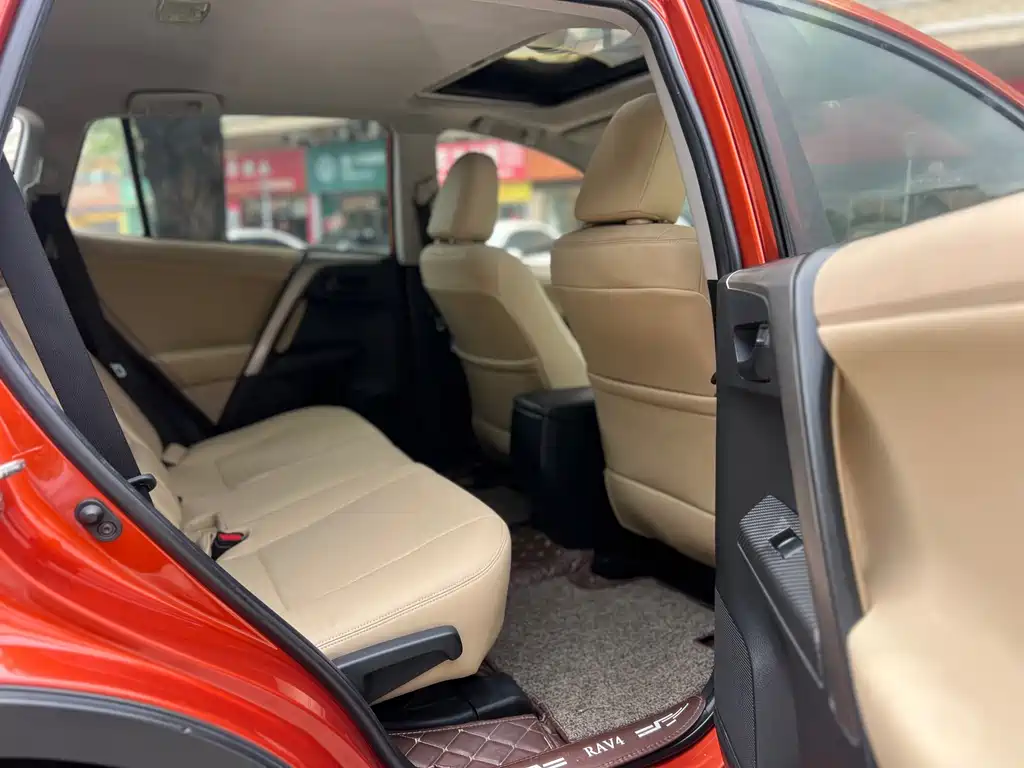 Toyota RAV4 — миниатюра 16