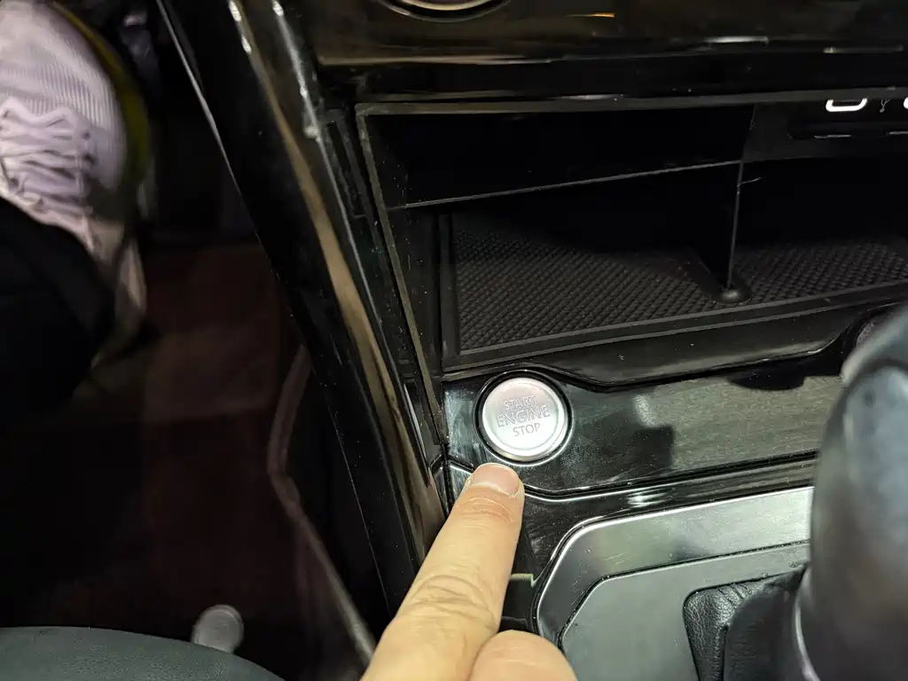 VOLKSWAGEN T ROC EXPLORING SONGS