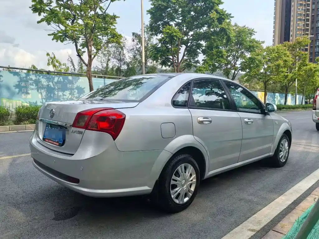 Buick Excelle — миниатюра 9