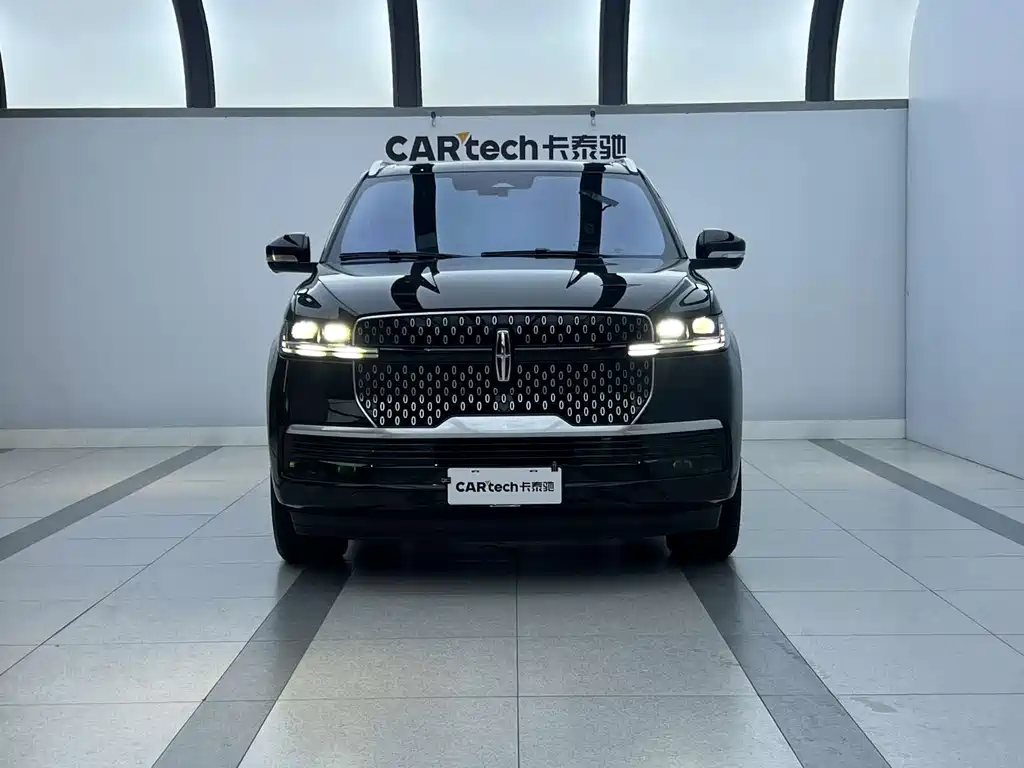 Lincoln Navigator — миниатюра 2