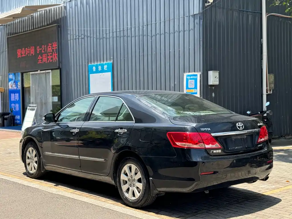 Toyota Camry — миниатюра 15