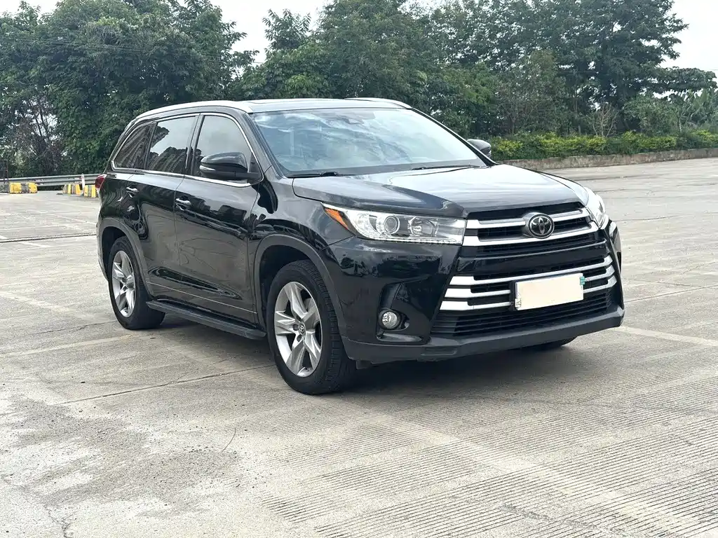 TOYOTA HIGHLANDER