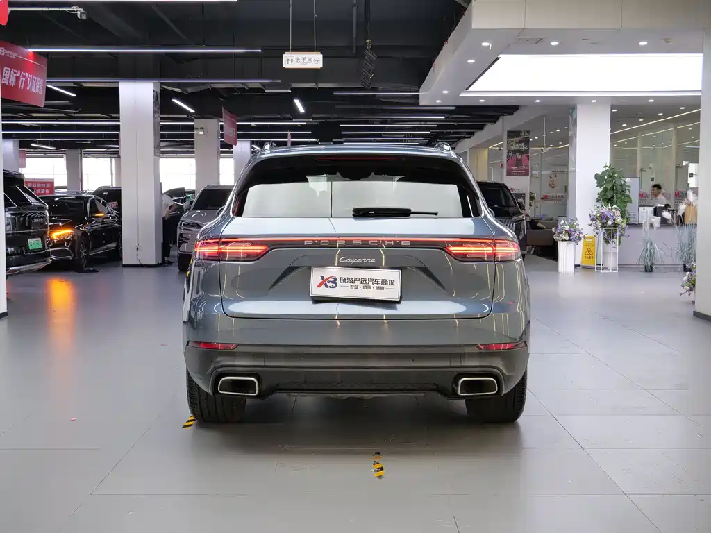 Porsche Cayenne — миниатюра 5