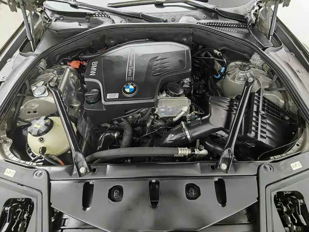BMW 5 Series (Import) — миниатюра 6