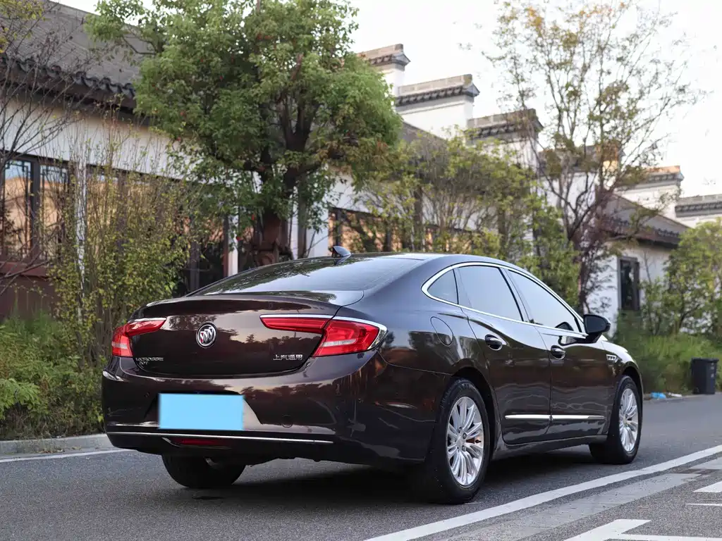 Buick LaCrosse — миниатюра 5