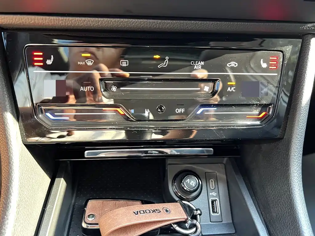 Skoda Superb — миниатюра 12