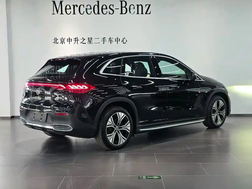 Mercedes-Benz EQE SUV — миниатюра 3