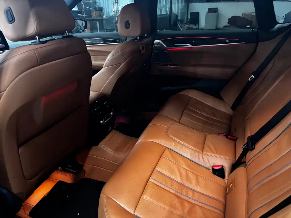 BMW 6 Series GT — миниатюра 8