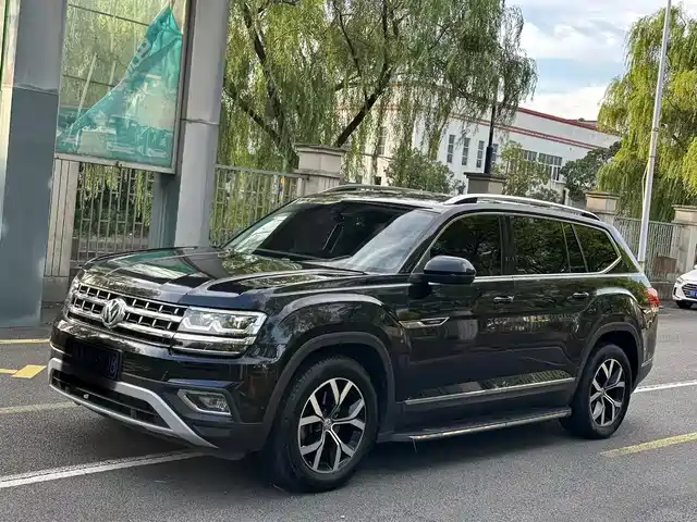 VOLKSWAGEN TOURANG 2019