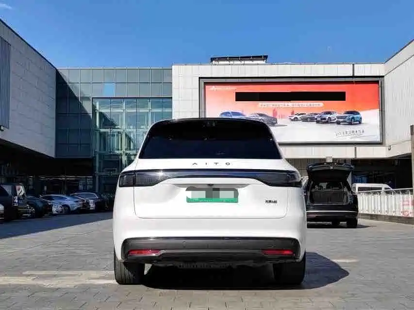 Aito M8 2025 Max+ 53.4kWh 6 мест (192 ）