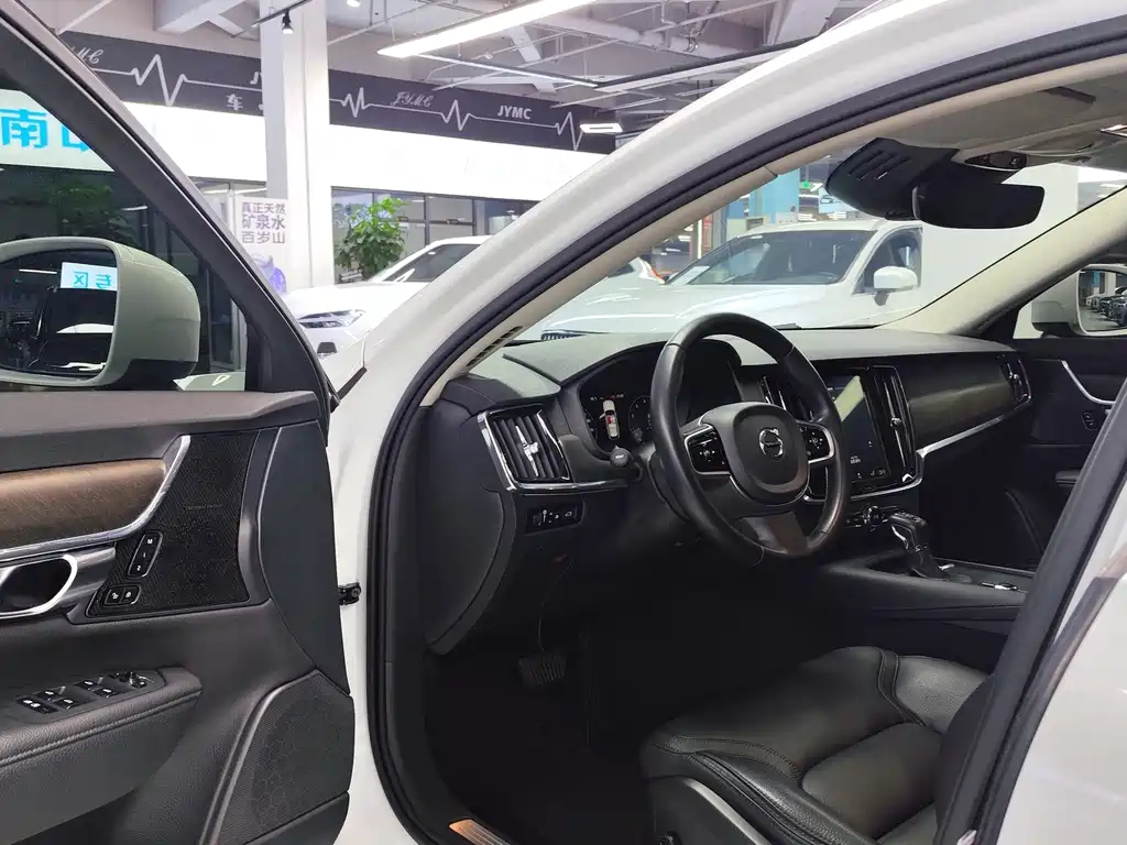 Volvo V90 — миниатюра 4