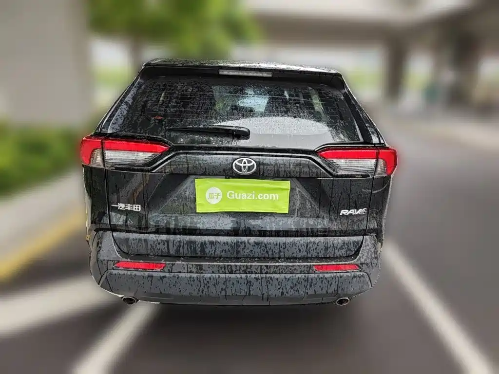 Toyota RAV4 — миниатюра 5