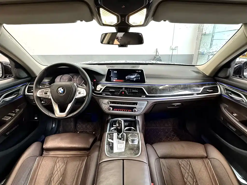 BMW 7 SERIES
