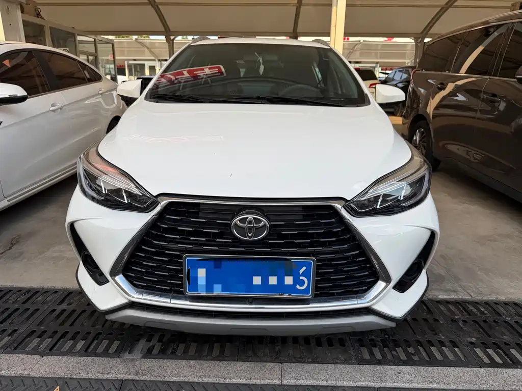 Toyota Yaris L — миниатюра 2
