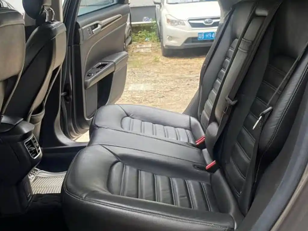 Ford Mondeo — миниатюра 7
