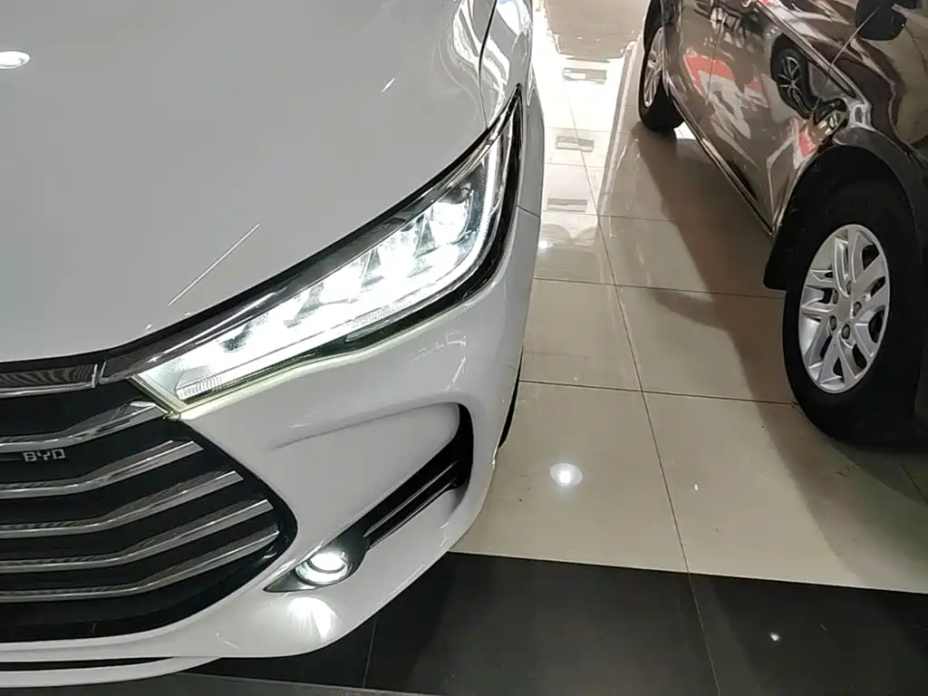 BYD MAX — миниатюра 24