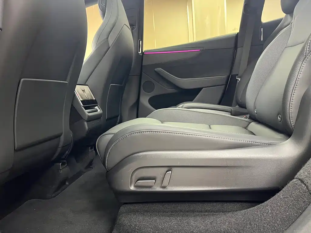 Tesla Model Y L — миниатюра 14