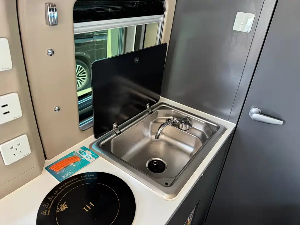 MAXUS V90 RV — миниатюра 25
