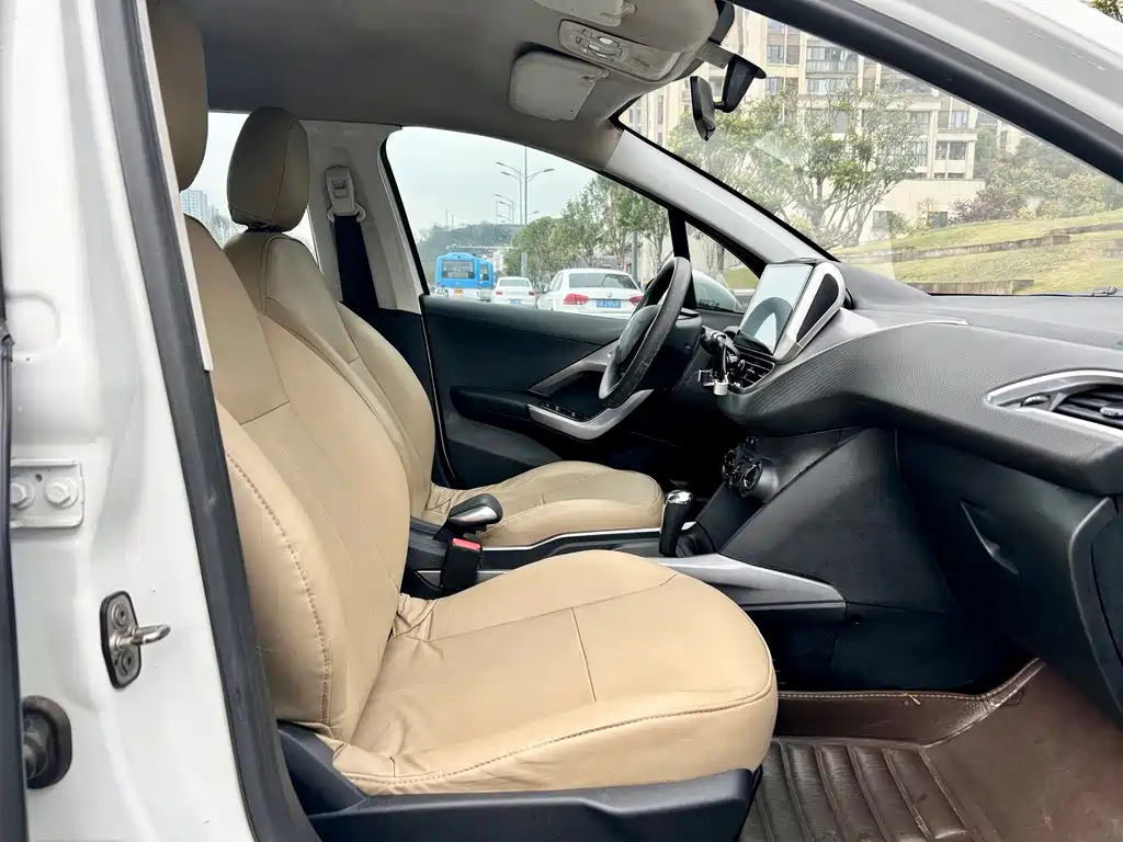 Peugeot 2008 — миниатюра 10