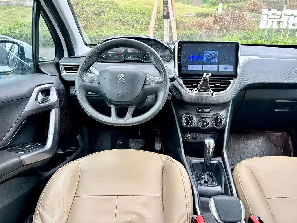 Peugeot 2008 — миниатюра 17