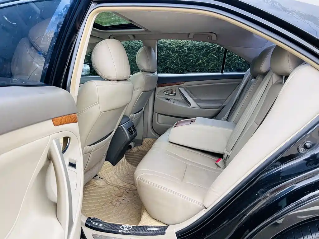 Toyota Camry — миниатюра 6