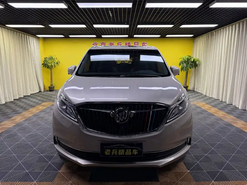 Buick GL8 — миниатюра 2