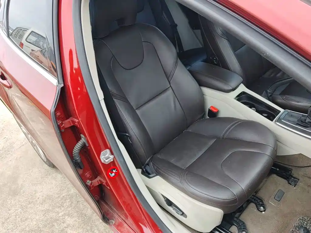 Volvo V40 — миниатюра 25