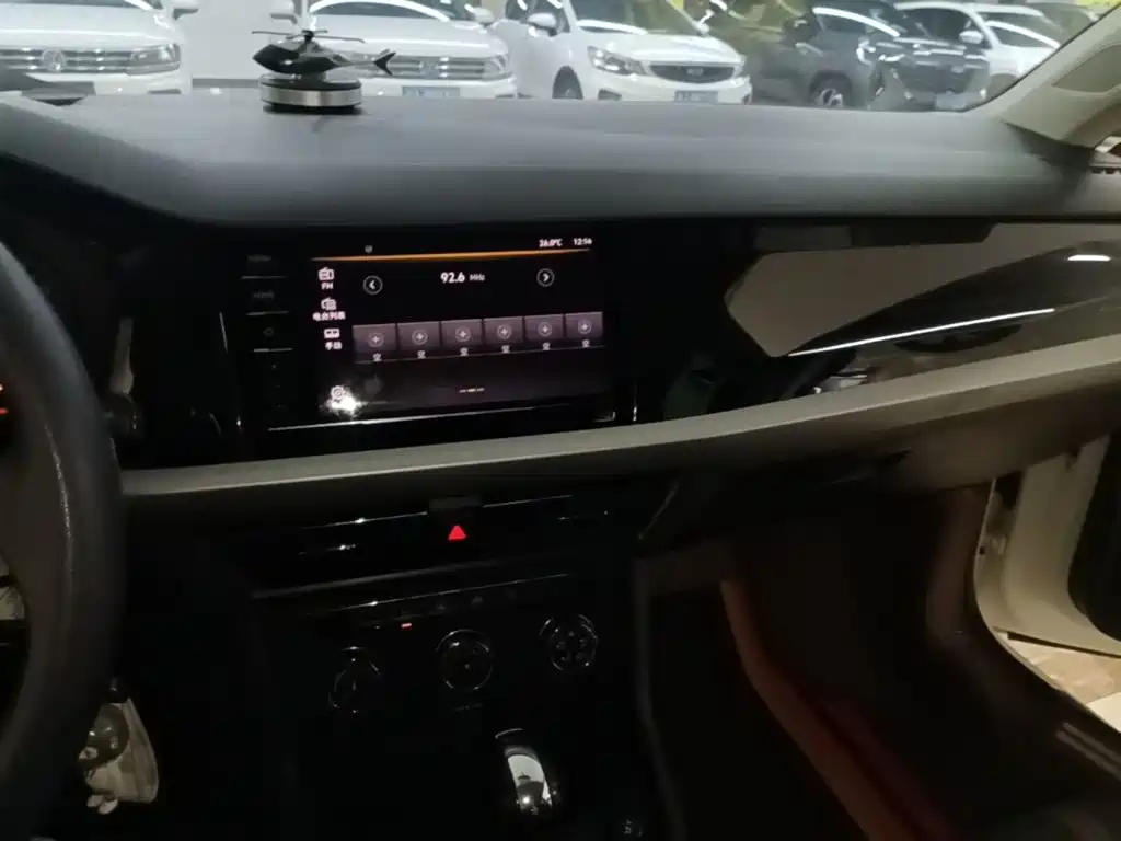 Volkswagen Lavida — миниатюра 10
