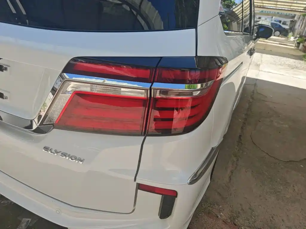 Honda Elysion — миниатюра 8