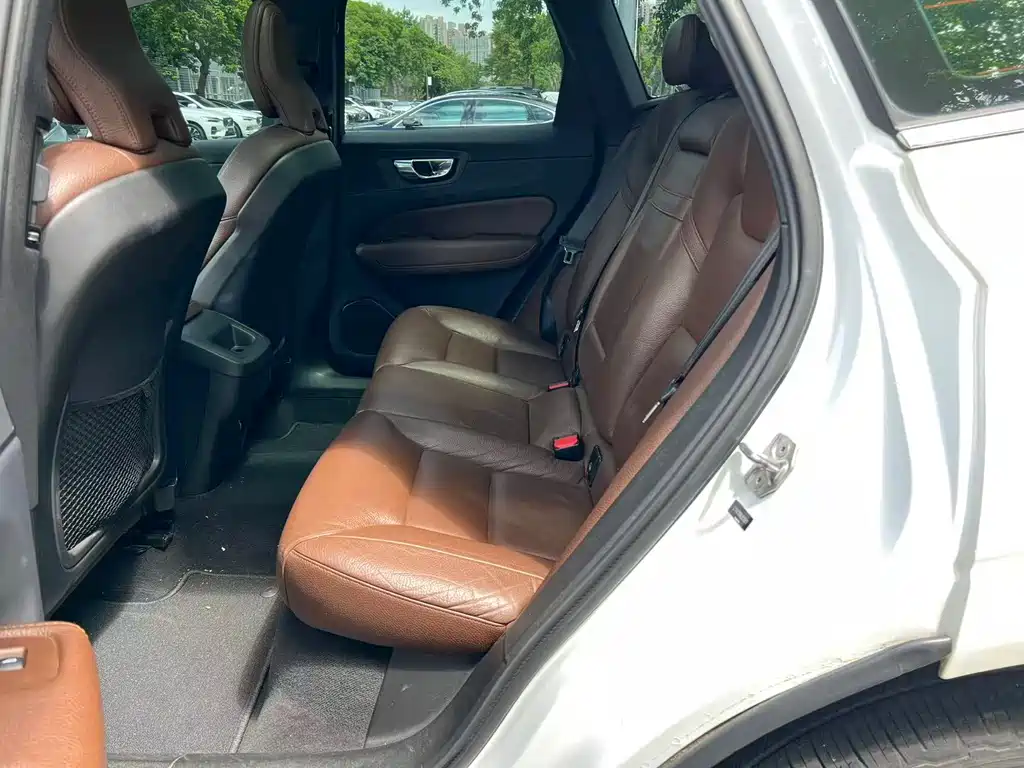 Volvo XC60 — миниатюра 6