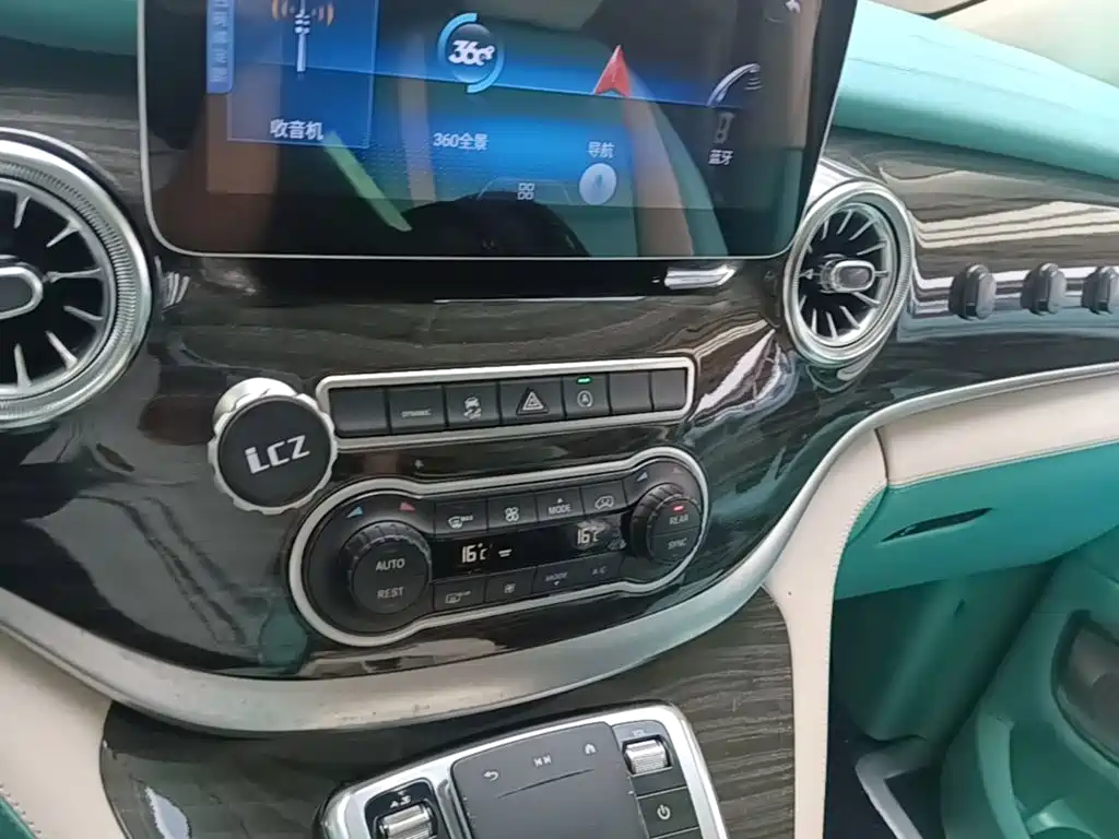 Mercedes-Benz Vito — миниатюра 13