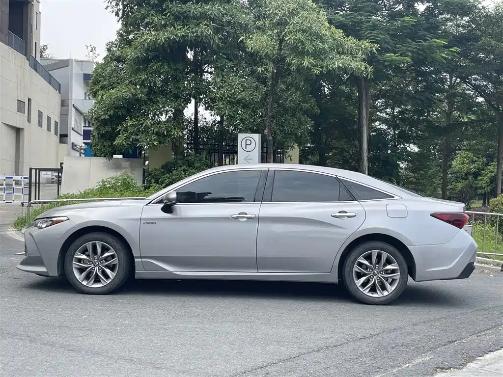 Toyota Avalon — миниатюра 3