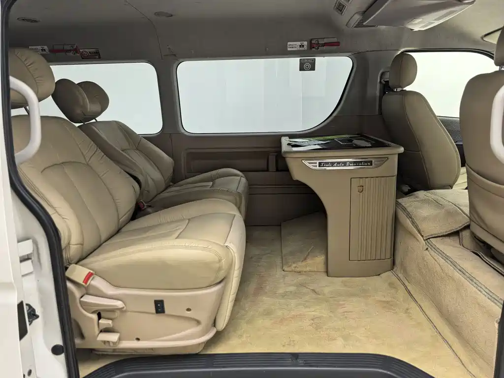Toyota Hiace — миниатюра 13