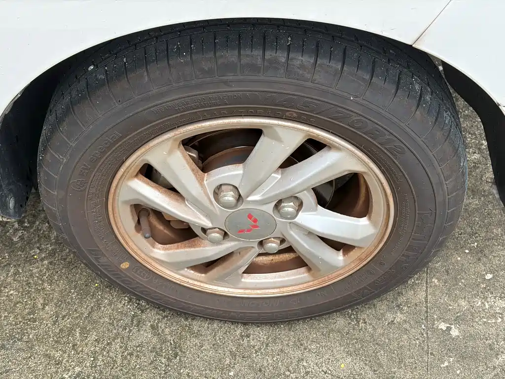 Wuling MINIEV — миниатюра 4