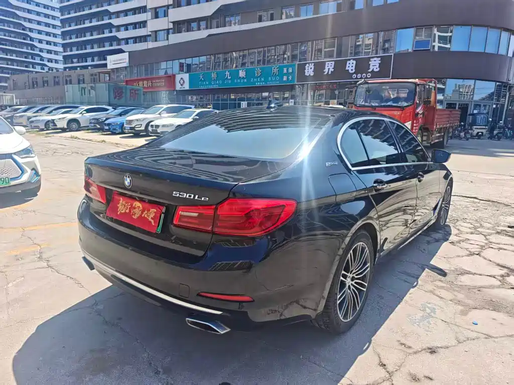 BMW 5 Series New Energy — миниатюра 4