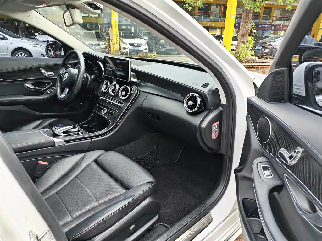 Mercedes-Benz C-Class — миниатюра 33