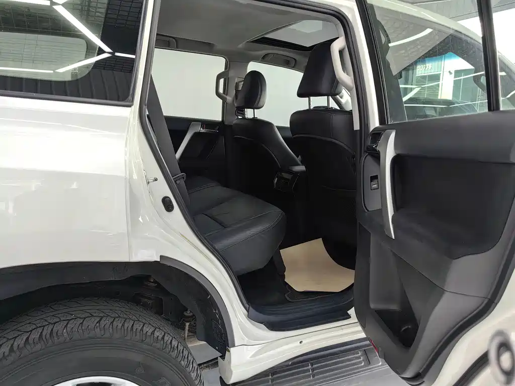 Toyota Prado — миниатюра 19