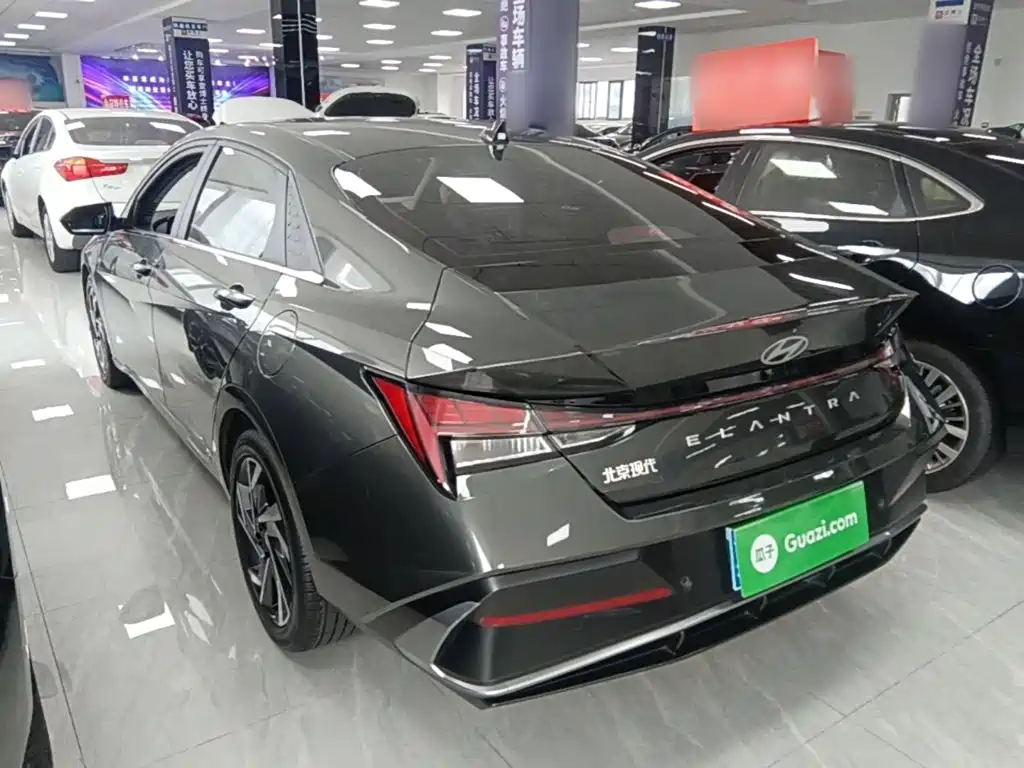 Hyundai Elantra — миниатюра 5