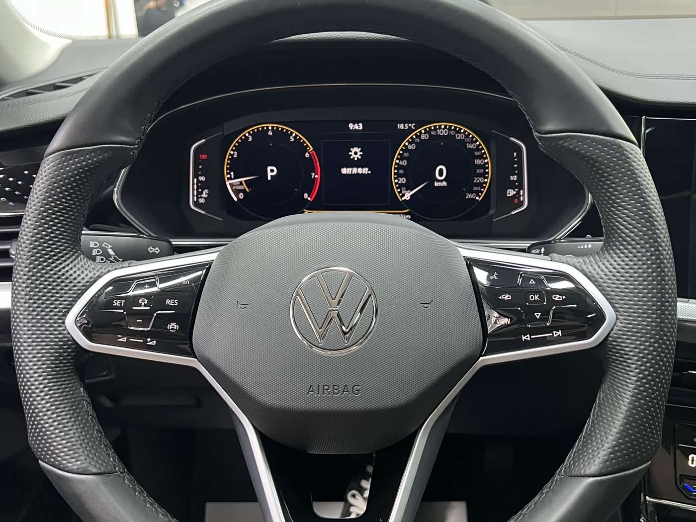 Volkswagen Passat 1.4 л 2023 г. Чёрный, пробег 37000 км