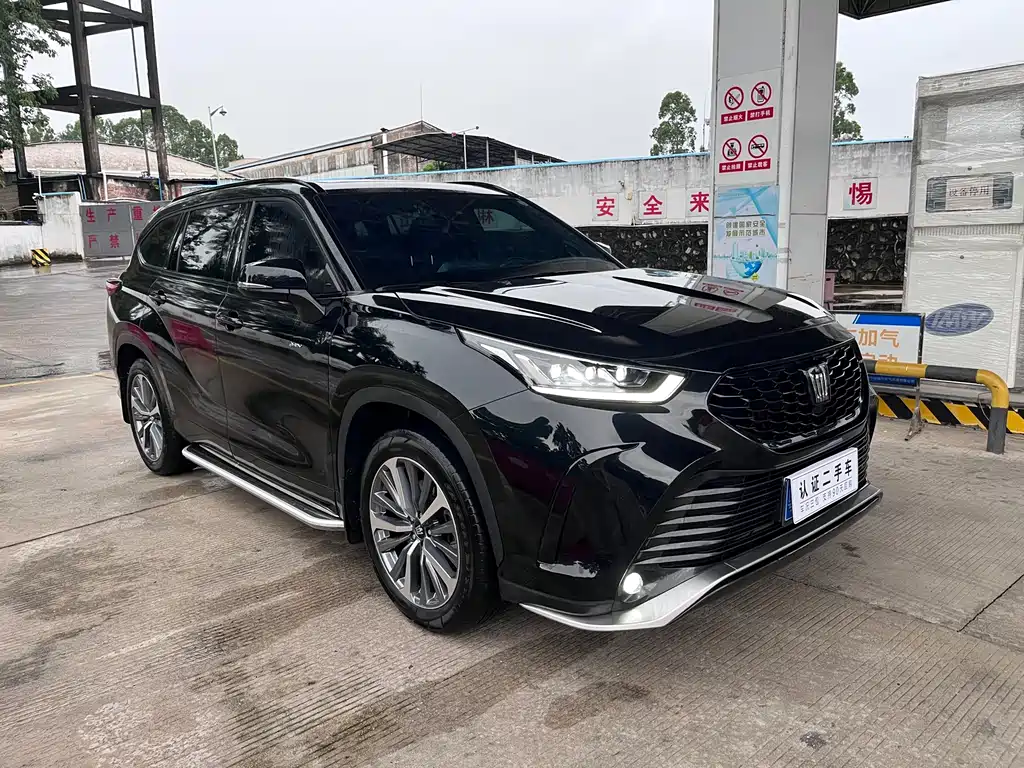 Toyota Crown Kluger — миниатюра 3